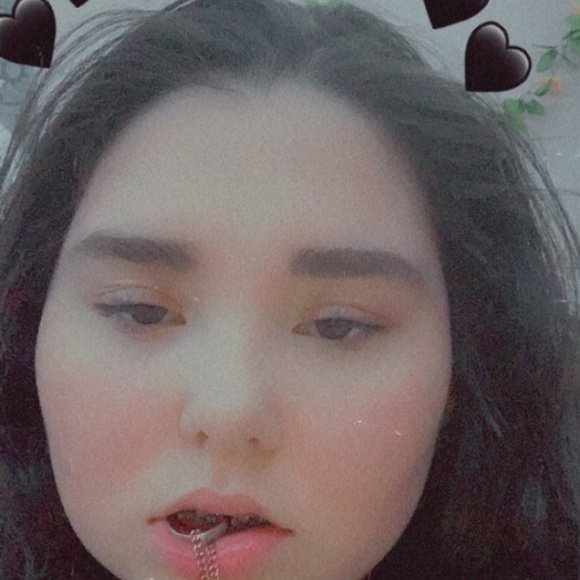 Meet your Posher, Juliana - Picture 1 of 1